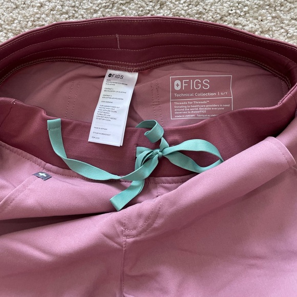 Figs Jogger Scrub Pant - Picture 2 of 3